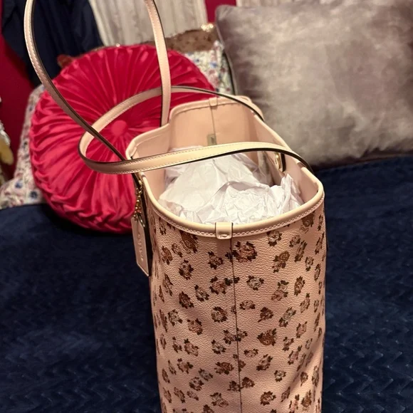 Coach City Tote Bag With Rose Print - Picture 6 of 6